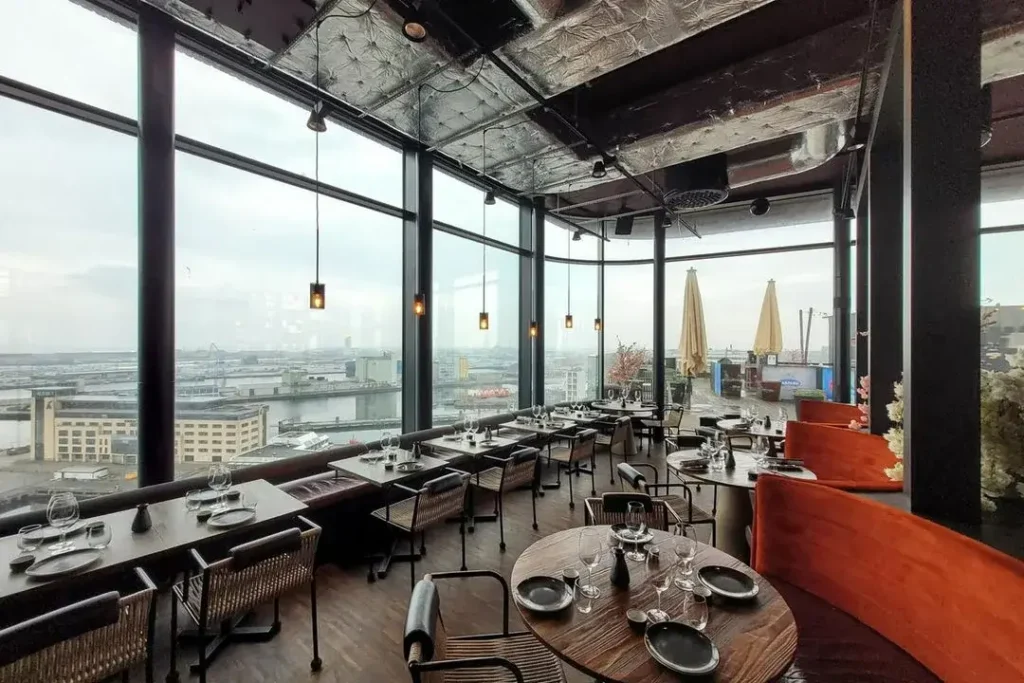 Atmosphere-Burj-Khalifa-Restaurant-view