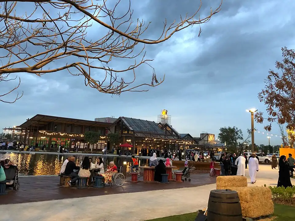 Why-Is-Al-Khawaneej-Last-Exit-Famous