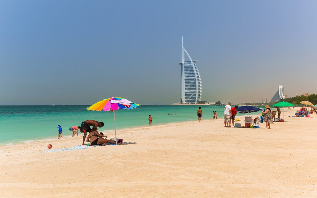 Dubai Beach Entry Fees: Free vs Paid Beaches 2026