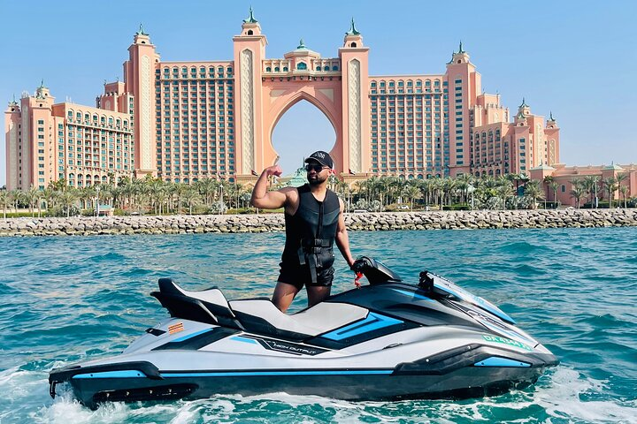 Jet Skiing Dubai