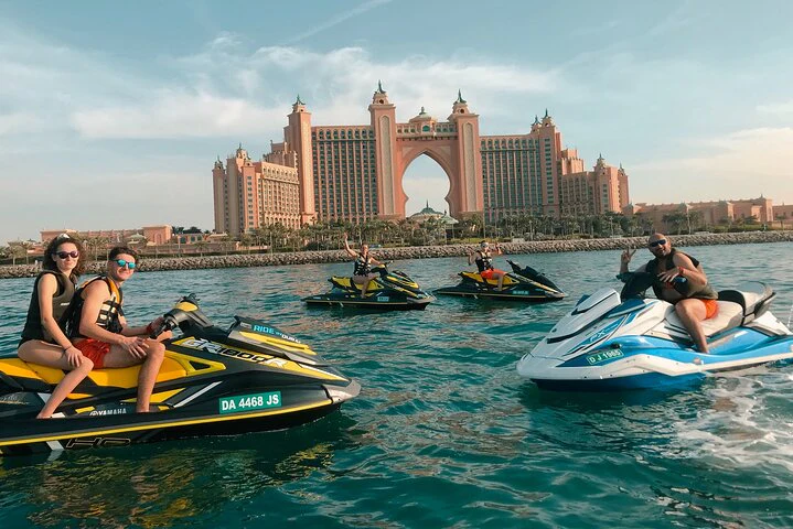 Jet Skiing Dubai2