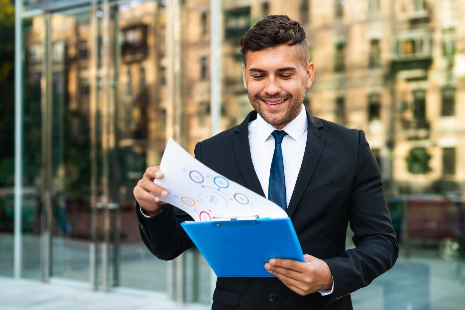 Can an EOR Help With Global Expansion Plans in Dubai?