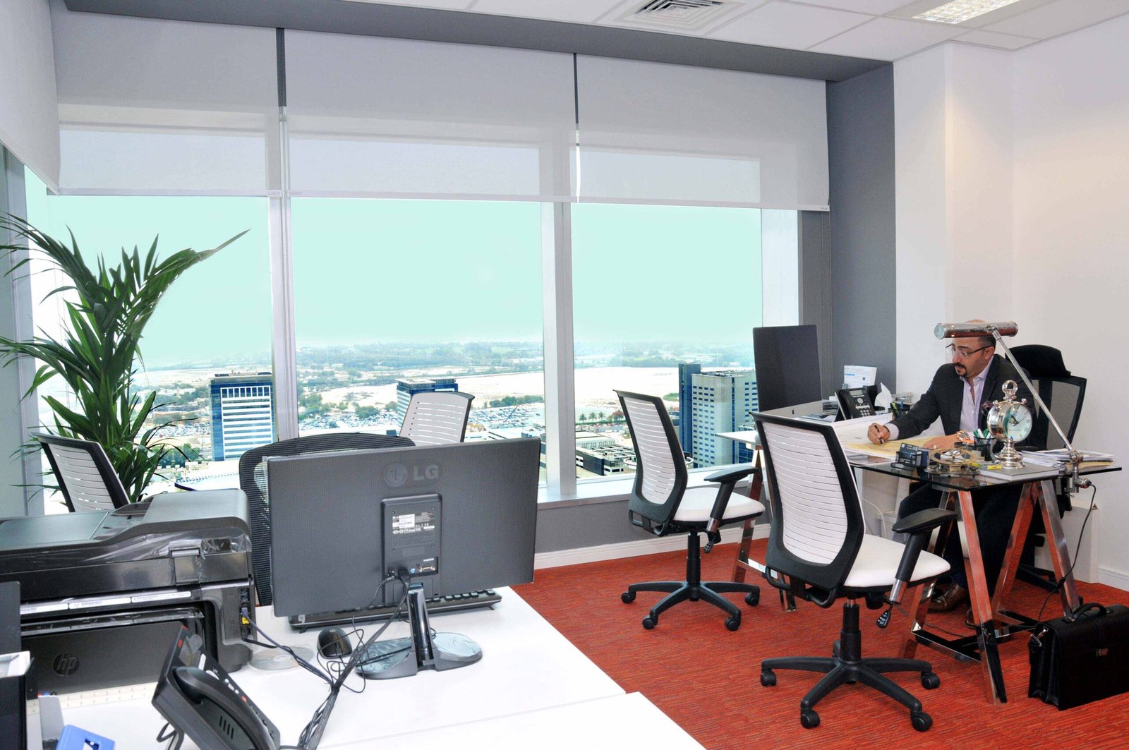 Finding the Perfect Office Space for Rent in Dubai Today